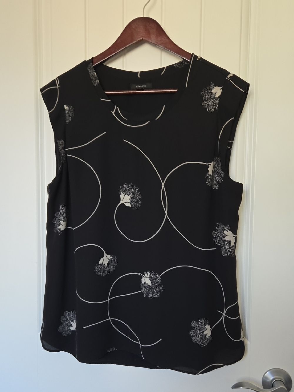 RW&Co Black Sleeveless Blouse (sz L)